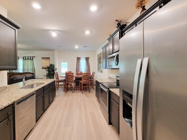 Building Photo - 10793 Castle Rock Dr