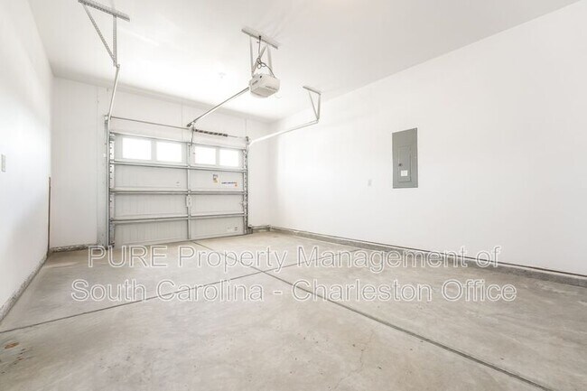 Building Photo - 117 Patterson Ave