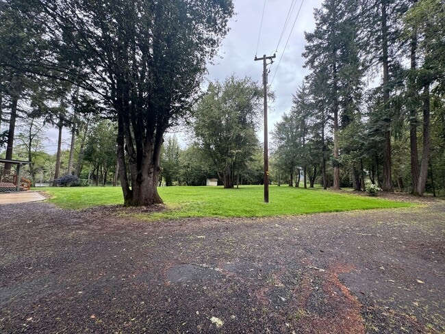 Building Photo - River Front Property