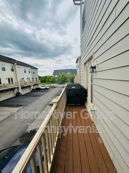 Building Photo - 426 Fairmont Dr