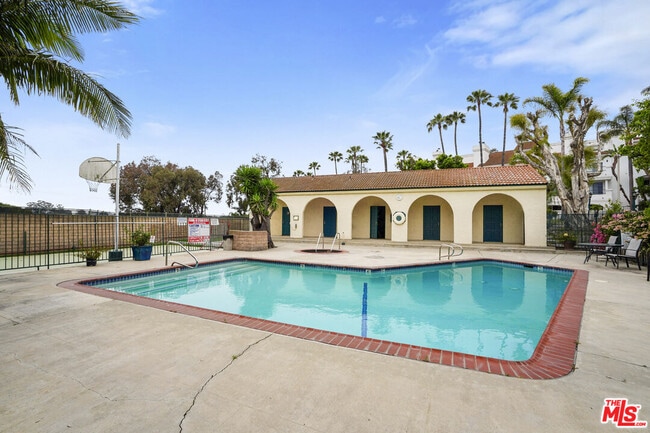 Building Photo - 6472 Cavalleri Rd