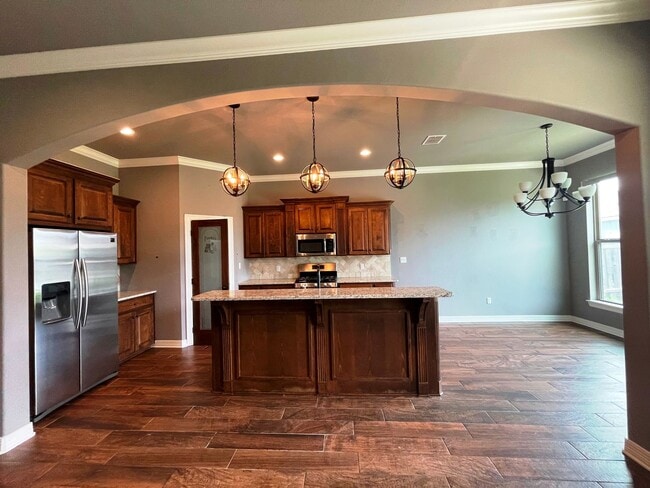 Building Photo - Stunning 4-Bedroom 3-Bath Home for Lease i...