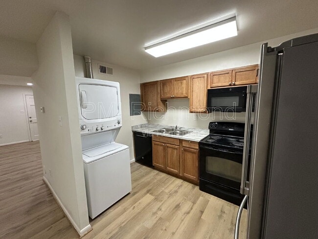 Building Photo - 1515 Stowmarket Ct