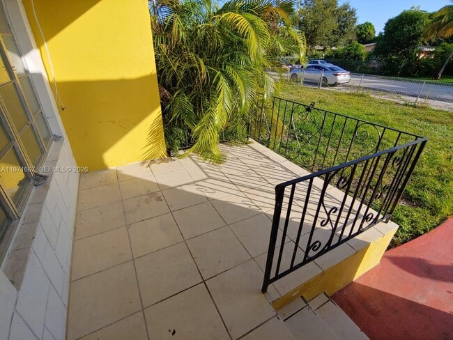 Building Photo - 1465 NE 149th St