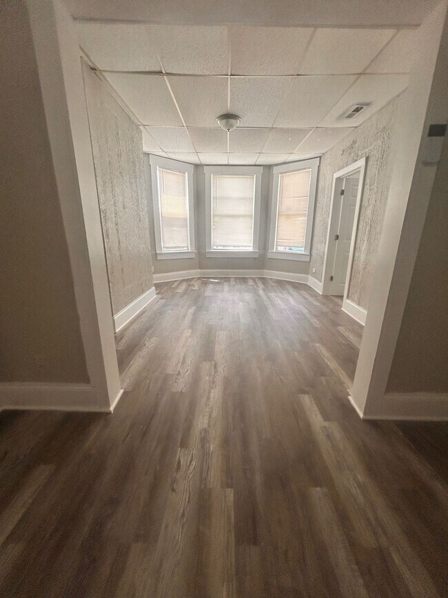 Building Photo - 6417 S Evans Ave