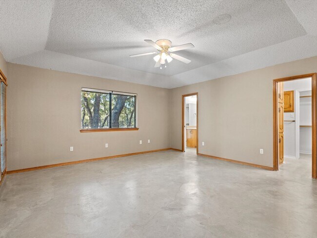 Building Photo - Gorgeous 3 bed room 2 bath in Decatur