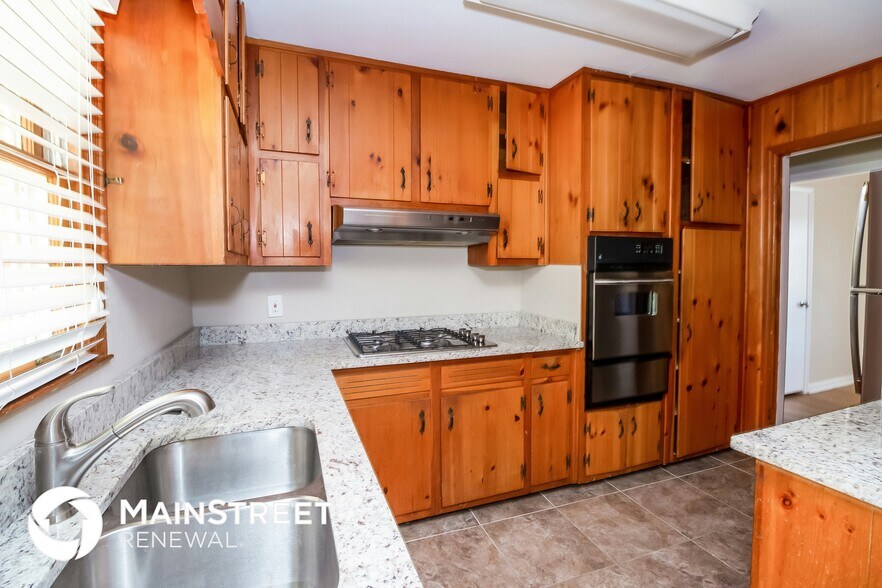 Building Photo - 6120 Longino Dr