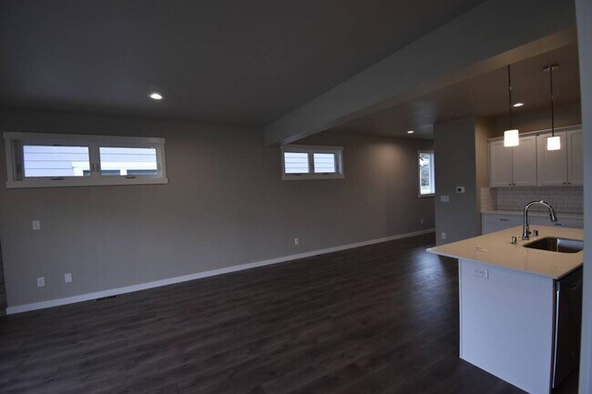 Building Photo - iscover this spacious 4-bedroom, 2.5-bath home in Lynden, WA