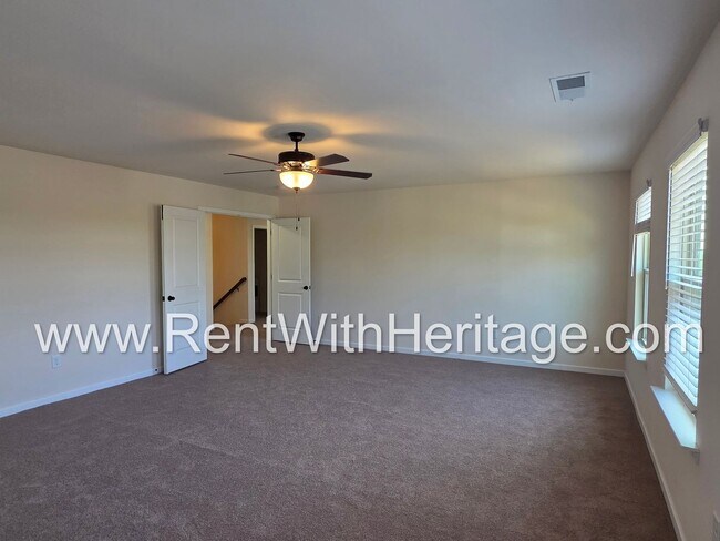 Building Photo - ABSOLUTELY BEAUTIFUL 5 BEDROOM/ 4.5 BATH HOME YOU DONT WANT TO MISS.