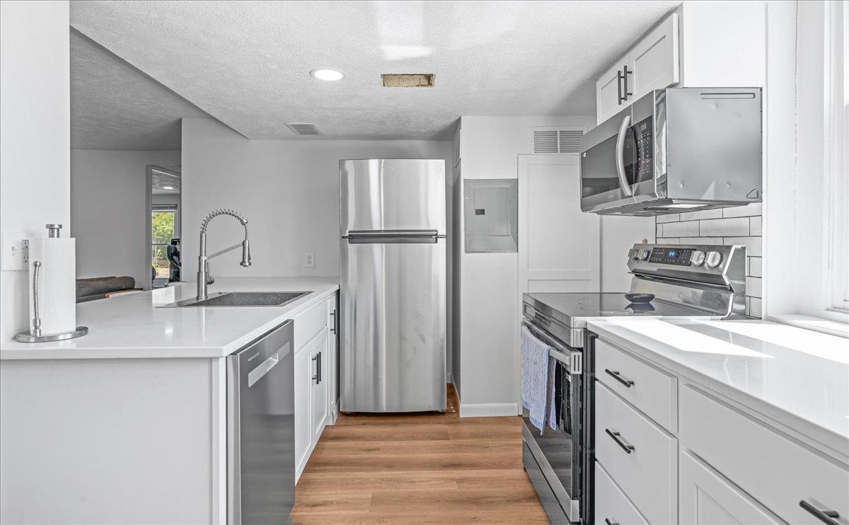 Building Photo - 120 S 38th Ave