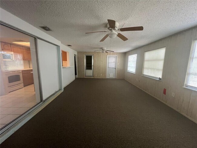 Building Photo - 8250 Lombra Ave