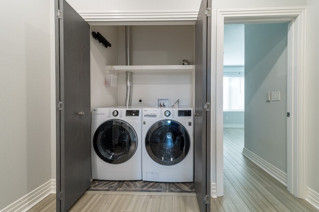 Building Photo - 2325 1st Ave S