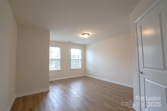 Building Photo - 9510 Birkwood Ct