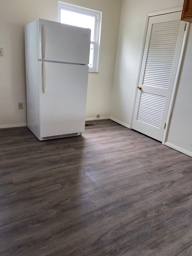 Building Photo - ChurchStS365