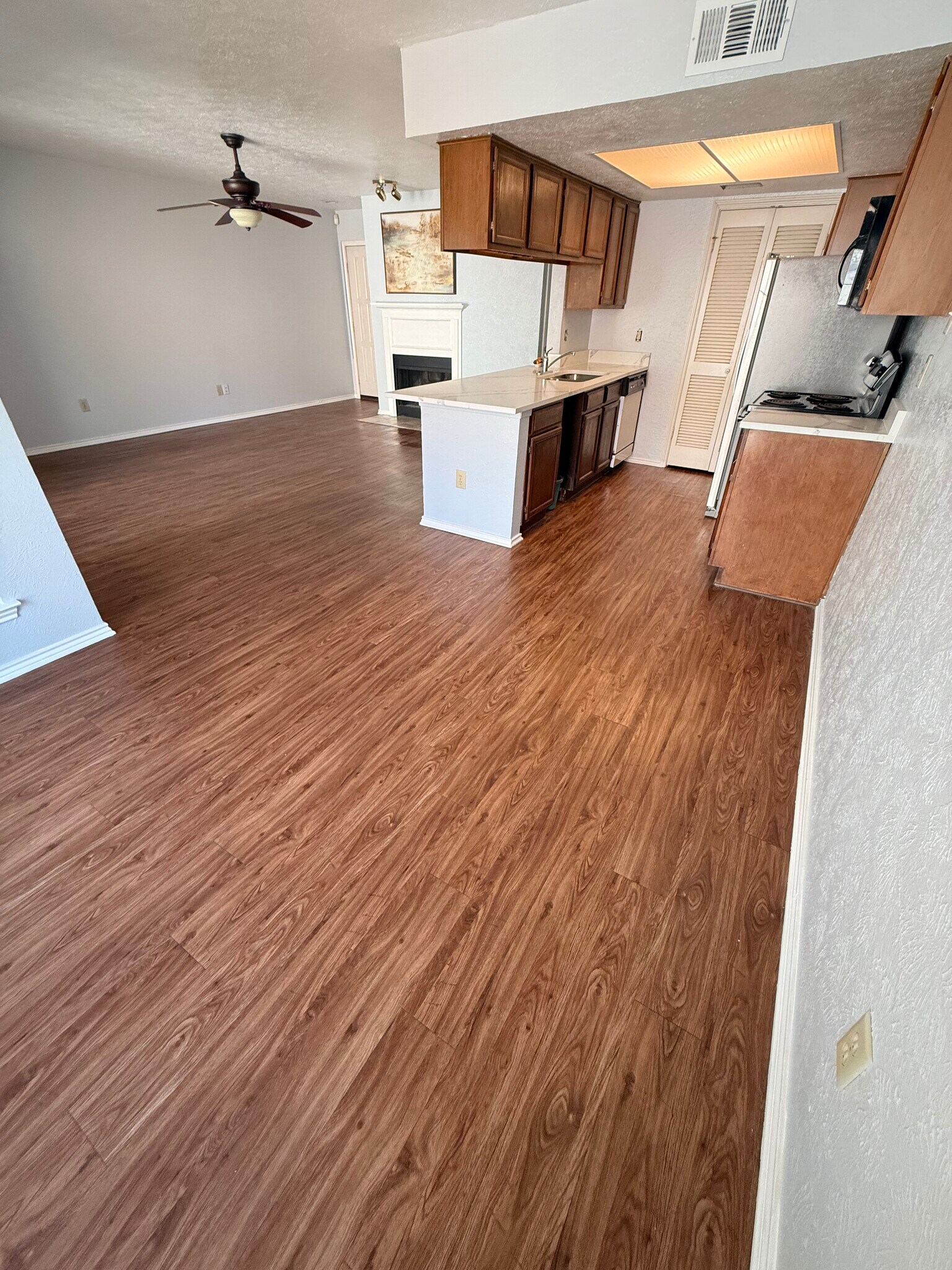 Building Photo - 2535 Wedglea Dr