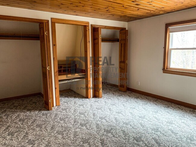 Building Photo - 6 Spruce Ln