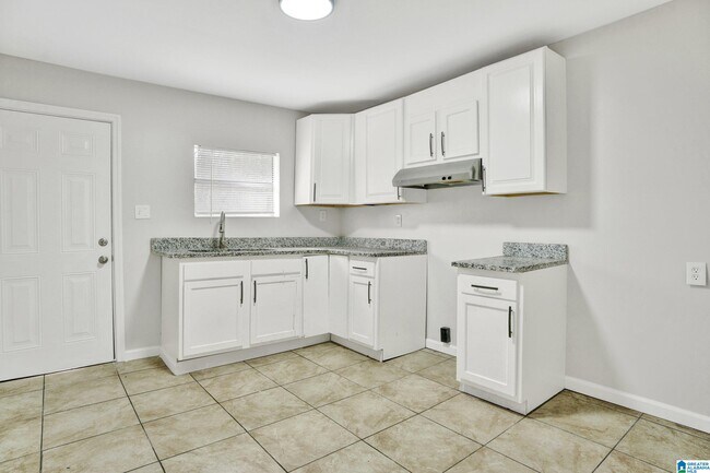 Building Photo - 5201 Mulga Ave