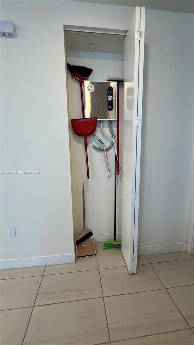 Building Photo - 6416 NW 102nd Ct