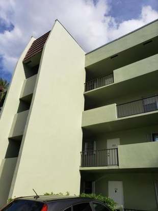 Building Photo - 1638 Embassy Dr