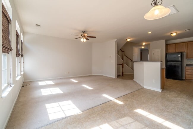 Building Photo - Gorgeous 3 Bedroom Townhome in Davidson