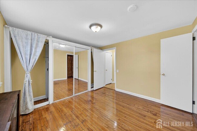 Building Photo - 513 Brooklawn Ave