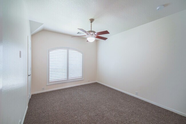 Building Photo - 11606 Canyon Woods Dr
