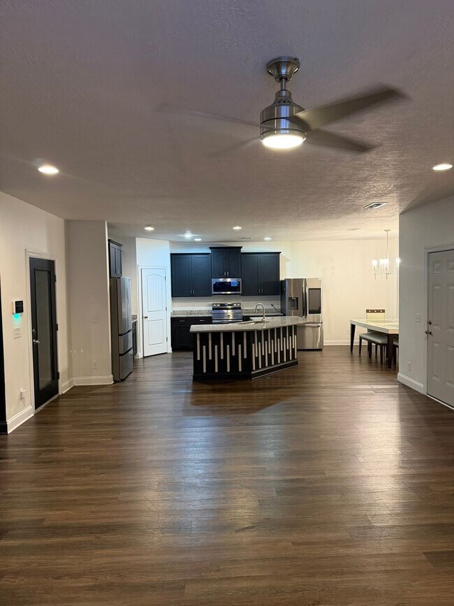 Building Photo - Welcome to your new home!