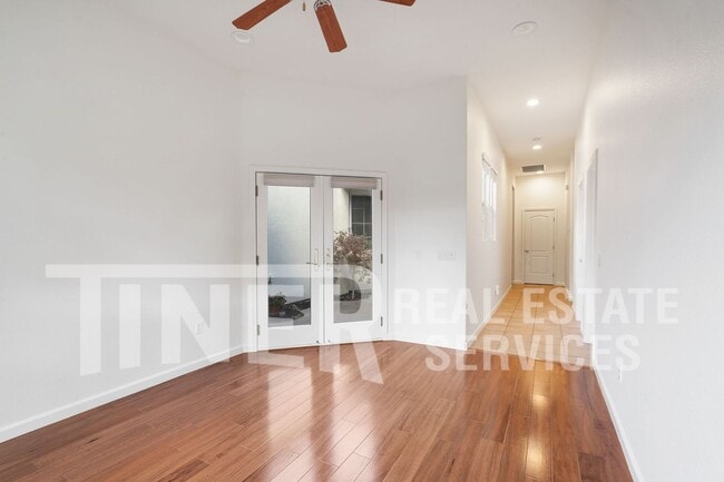 Building Photo - 6025 CreekBerry Wy