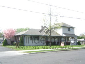 Building Photo - 938 S 3rd Ave