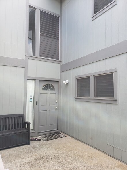 Building Photo - 98-1481 Kaahumanu St