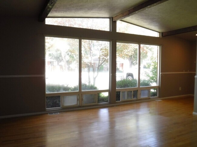 Building Photo - Beautiful Boise Bench home just off N Curtis and Northview St.