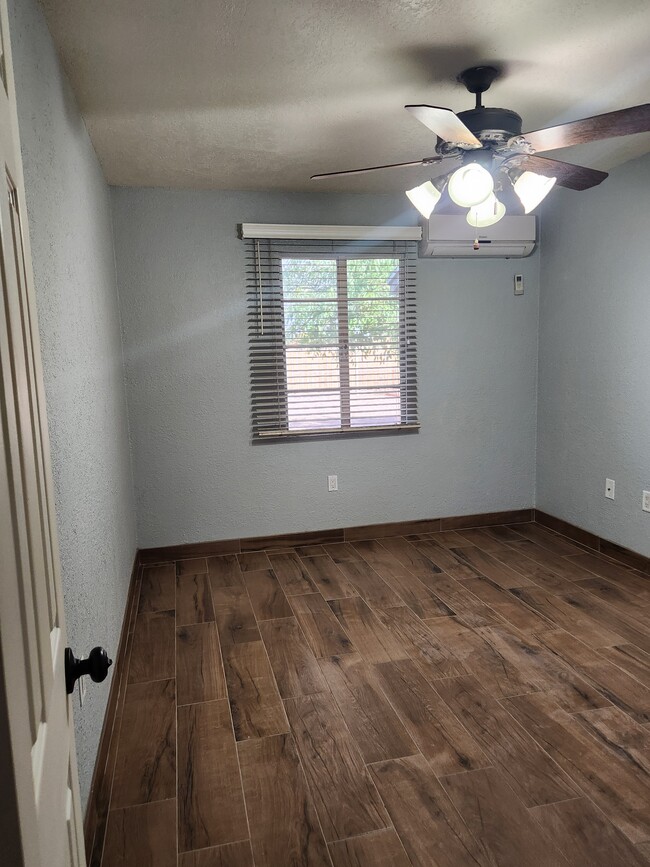 Bedroom - 731 W Pepper Pl