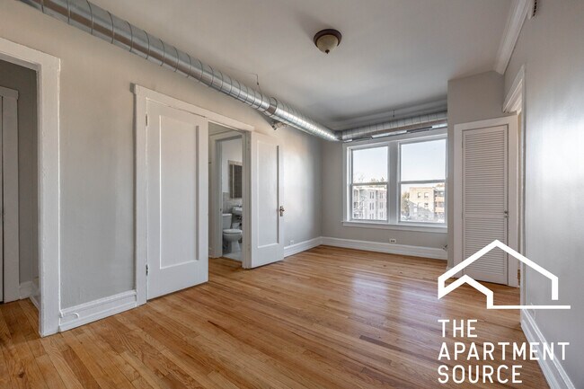 Building Photo - 2712 N Milwaukee Ave