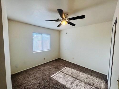 Building Photo - 826 E Waverly St