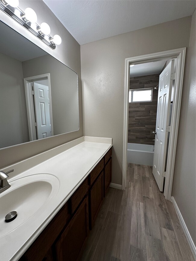 Building Photo - 18515 Skippers Helm