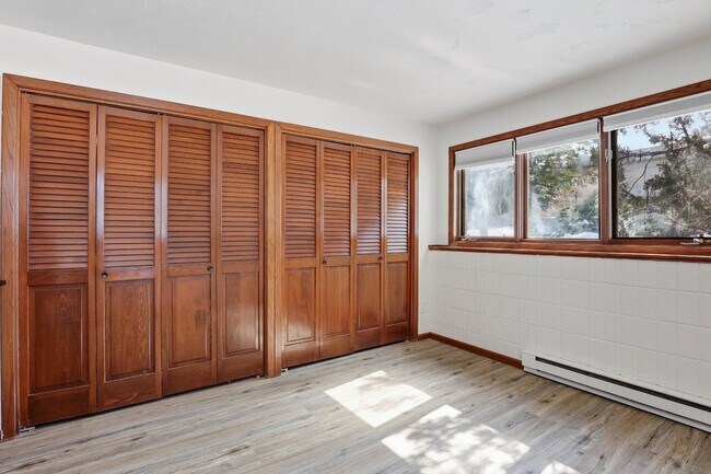 Building Photo - 957 Beta Dr