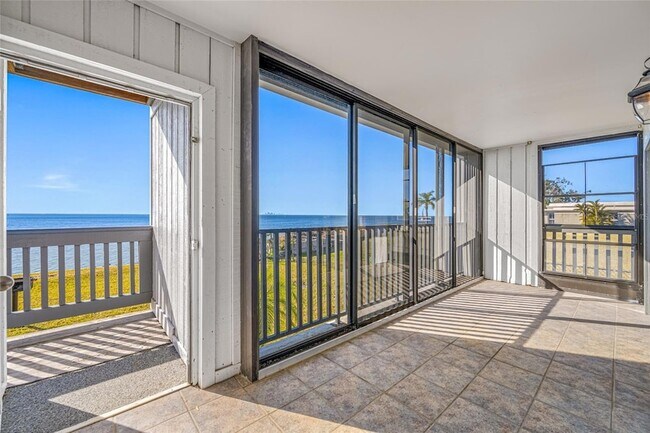 Building Photo - 828 Bahia Del Sol Dr