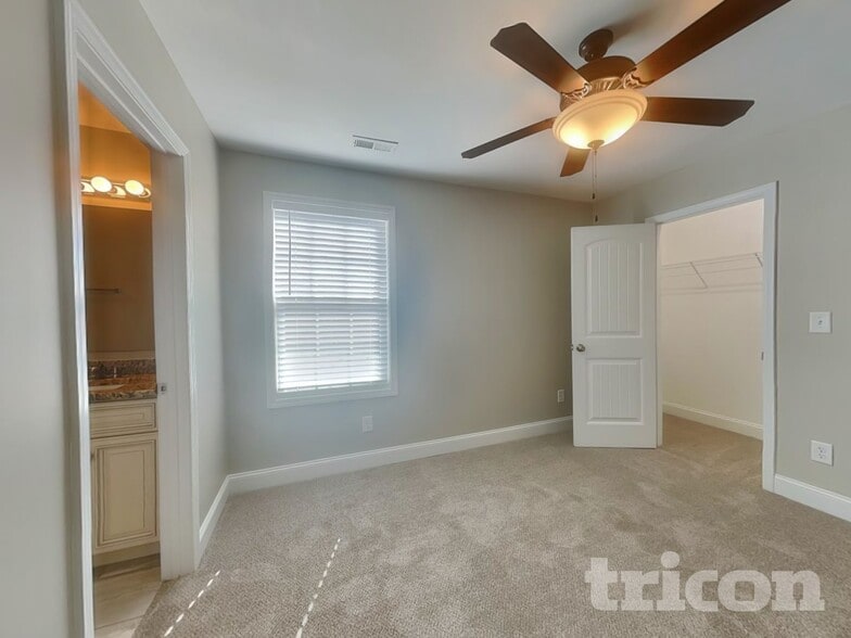 Building Photo - 2013 Mansker Dr