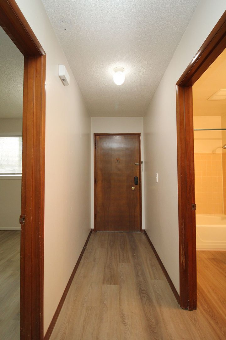 Building Photo - 1001 SW Woods St