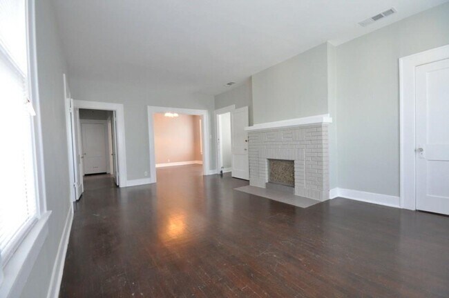 Building Photo - 1410-1412 Kings Highway