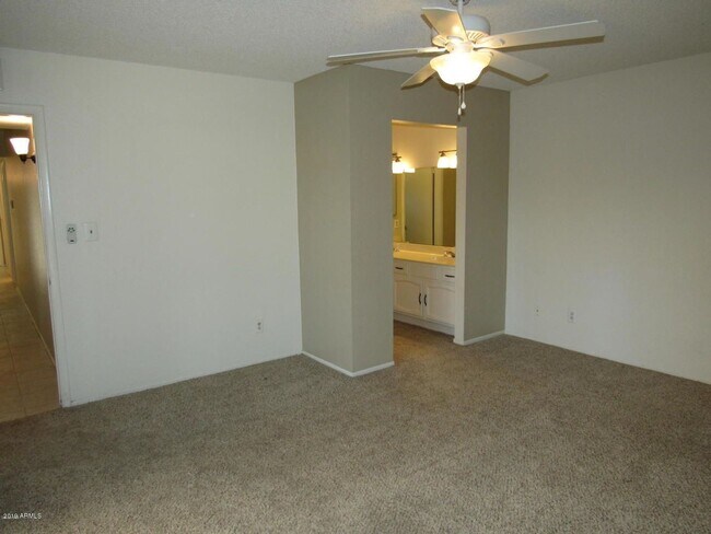 Building Photo - Fantastic 3 Bedroom/2 Bath Single Level Home & NO HOA!  Schedule a Showing Today!