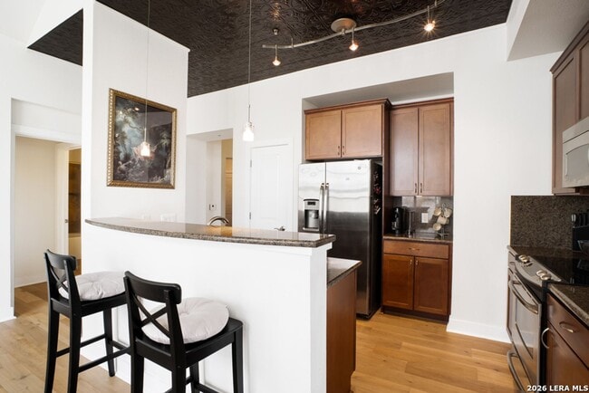 Building Photo - 7342 Oak Manor Dr