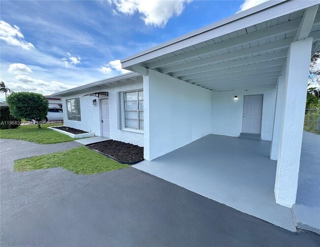 Building Photo - 1641 NW 24th Terrace