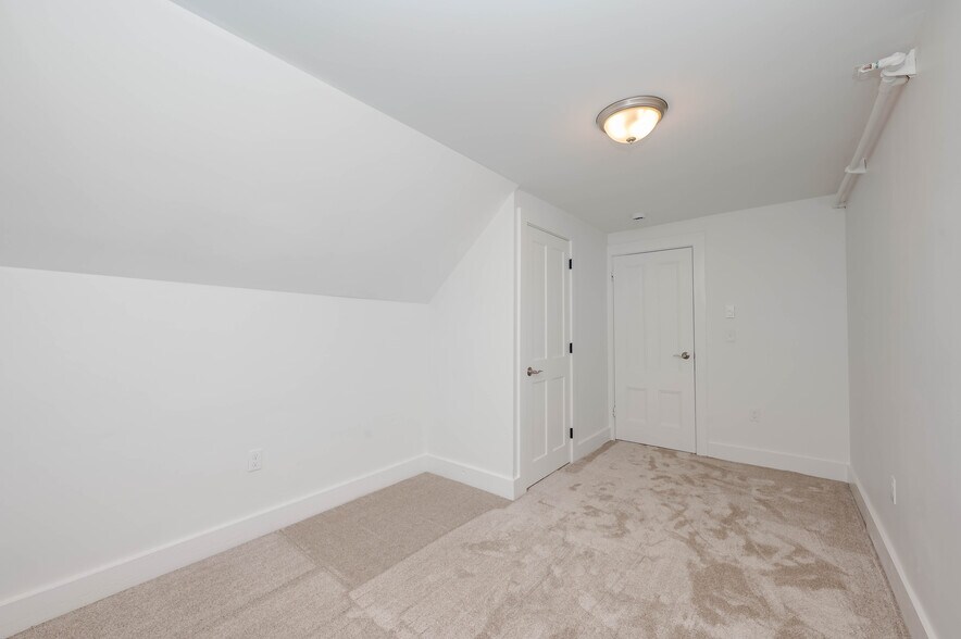 Building Photo - 361 Miller Ave