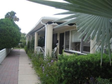 Building Photo - 703 S Grandview Ave