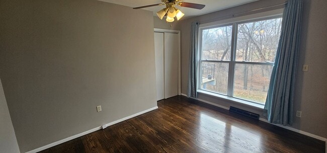 Building Photo - 2513 Hillcrest Dr