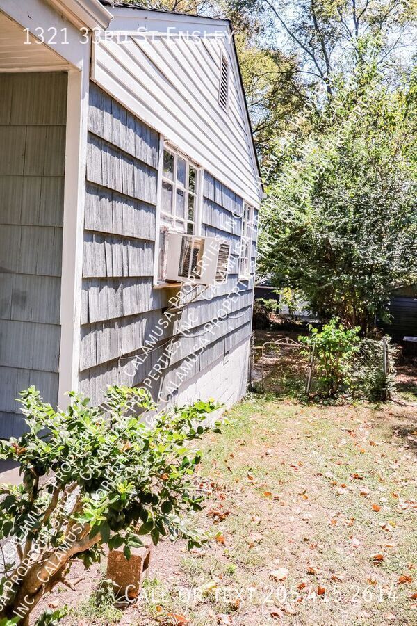 Building Photo - 1321 33rd St Ensley