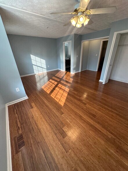 Building Photo - 10 IRONSTONE CT #K