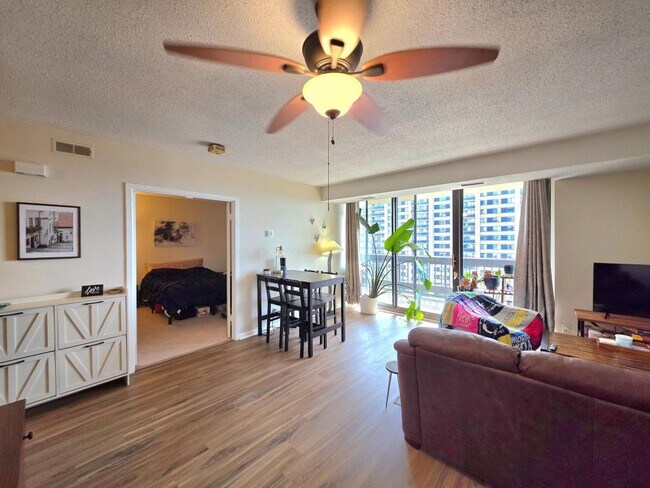 Building Photo - 5505 Seminary Rd