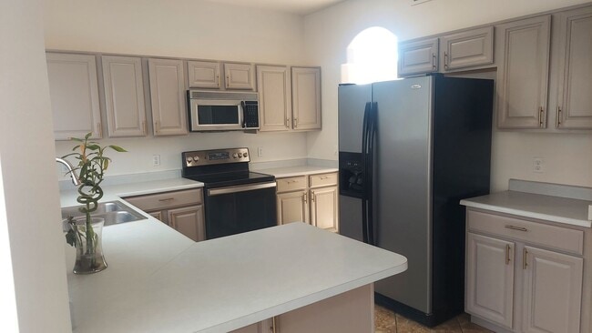 Building Photo - GORGEOUS GLENDALE HOME!